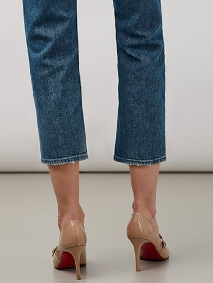 What shoes to wear with straight leg jeans