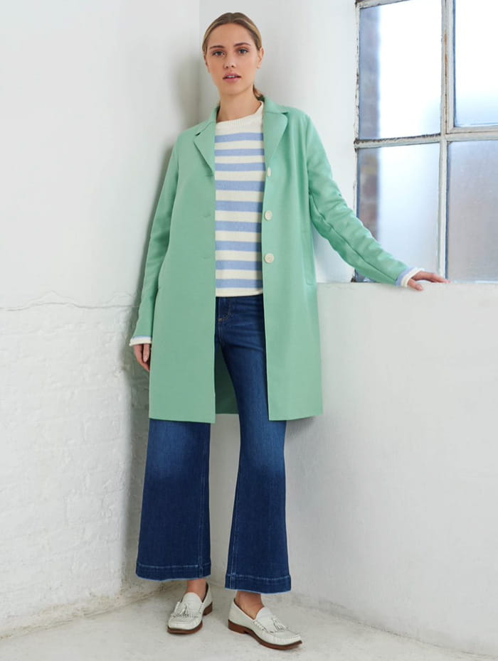 Winter outfits with wide-leg jeans