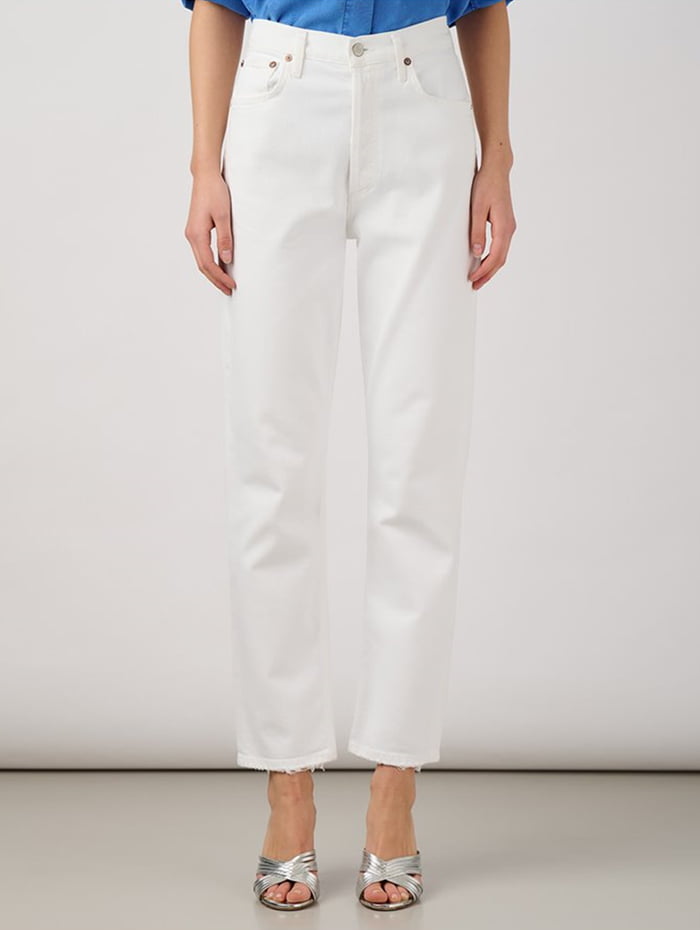How to Style White Mom Jeans