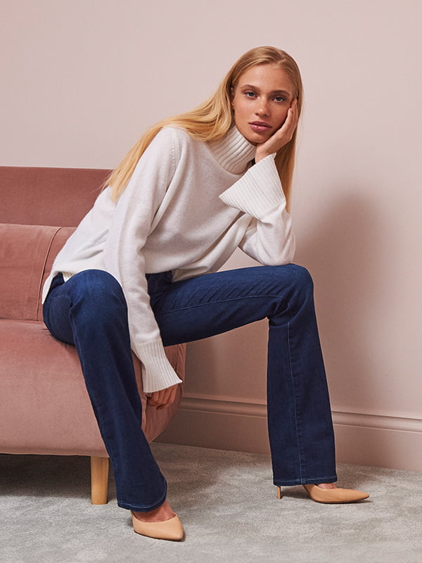 Paige bootcut jeans