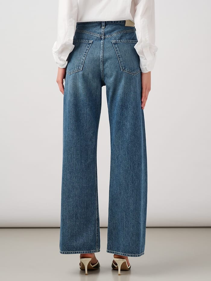 Trendy Dark Wash Flare Jeans - Wide Leg – Shop the Mint