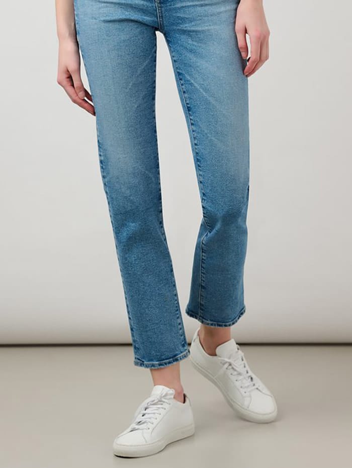 Mom Jeans With Trainers Mom Jeans With Sneakers Online