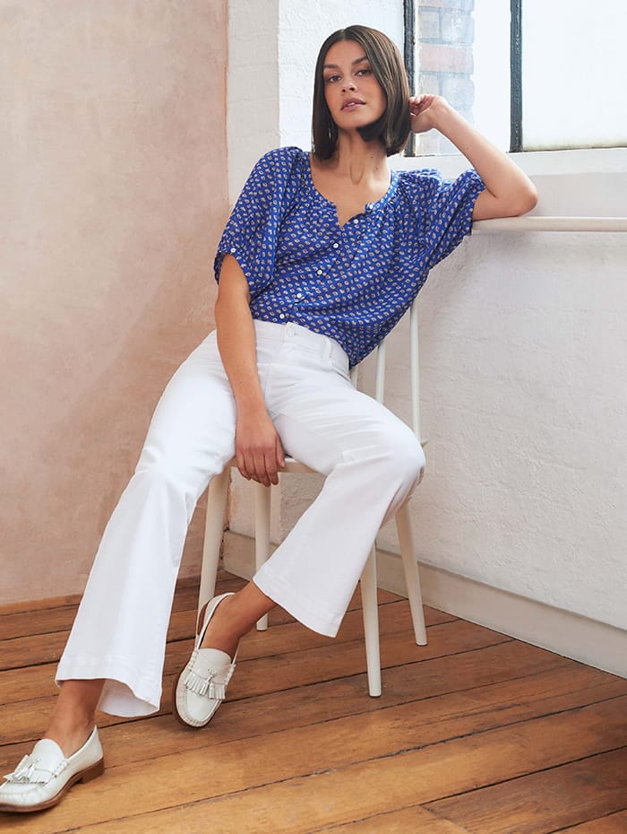 How to Style White Jeans Trilogy Stores