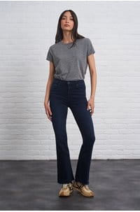 the lil goodie goodie tee in heather grey