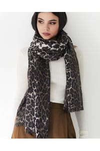 hubert scarf in brown