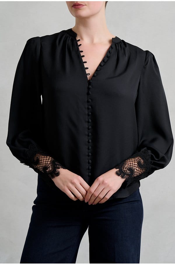 ava blouse in black