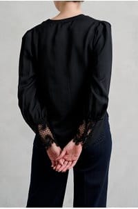 ava blouse in black