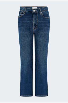 Le Sleek Straight in Femma