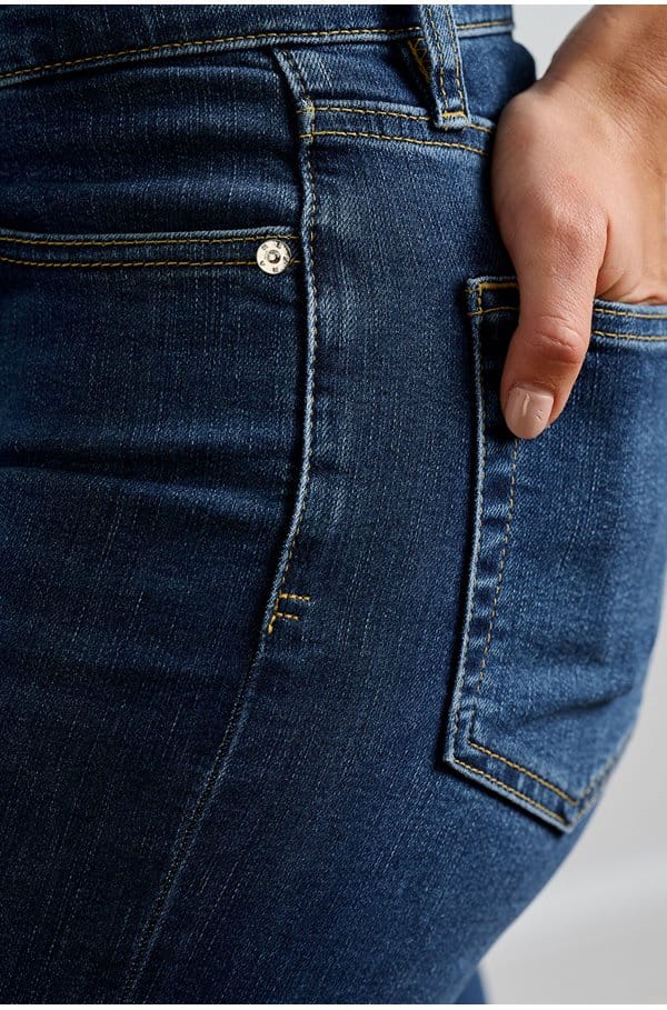 le sleek straight in femma