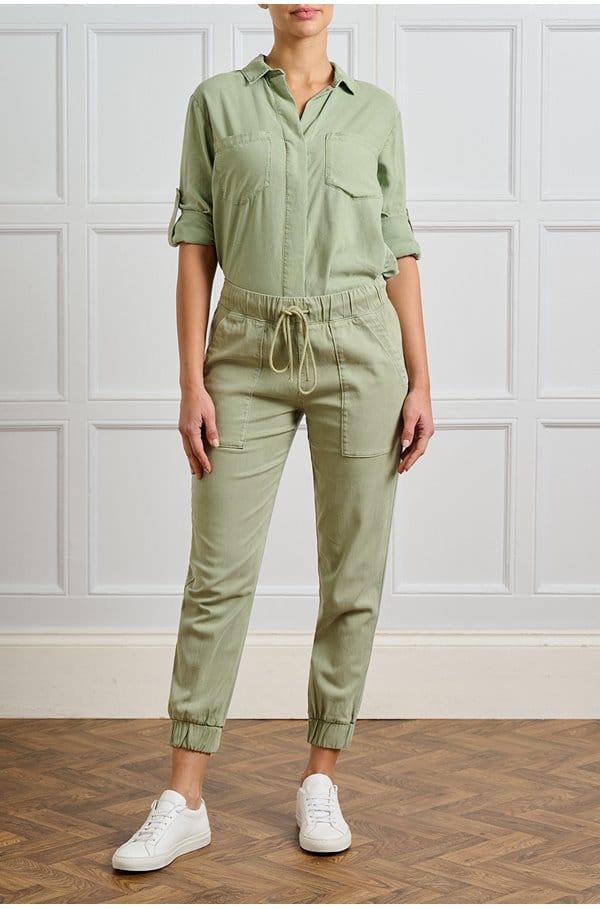 pocket jogger in olive grove