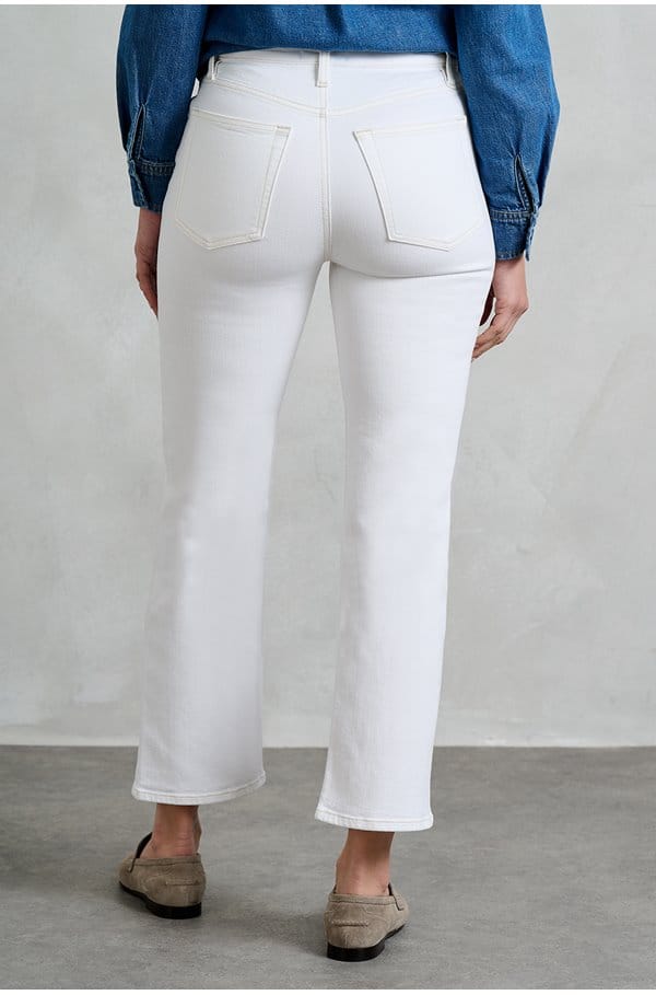 le sleek straight in white
