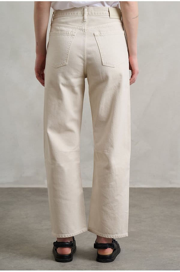 miro relaxed jean in almondette