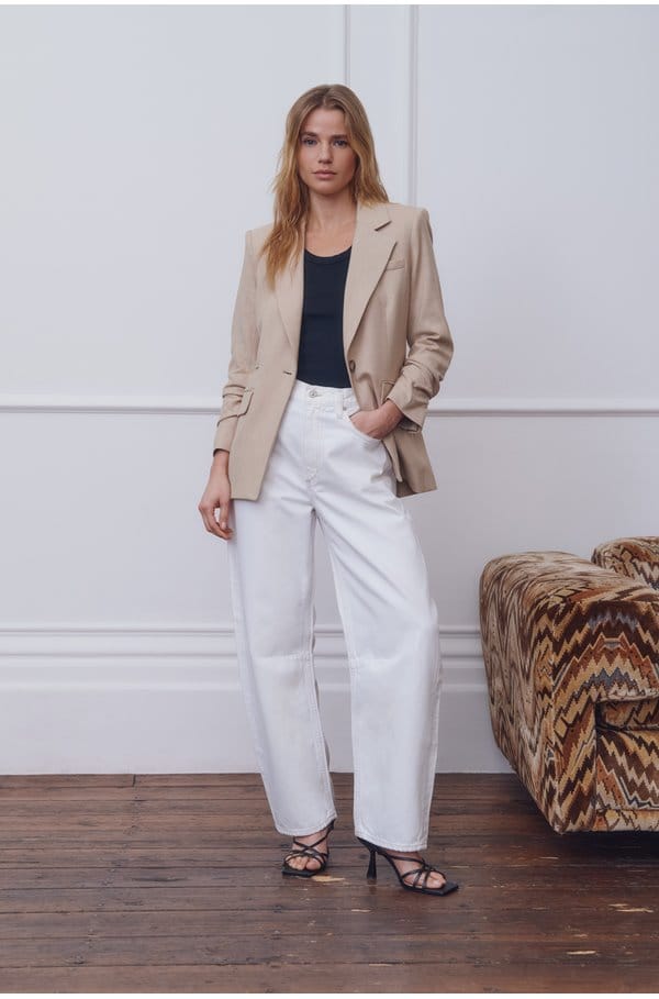 miro relaxed jean in soft white