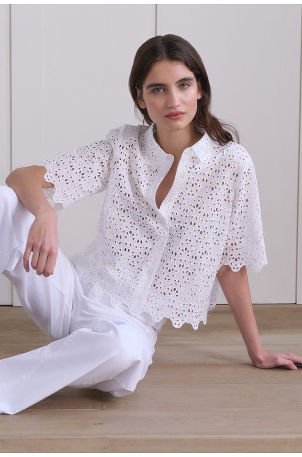 the deco eyelet top in white