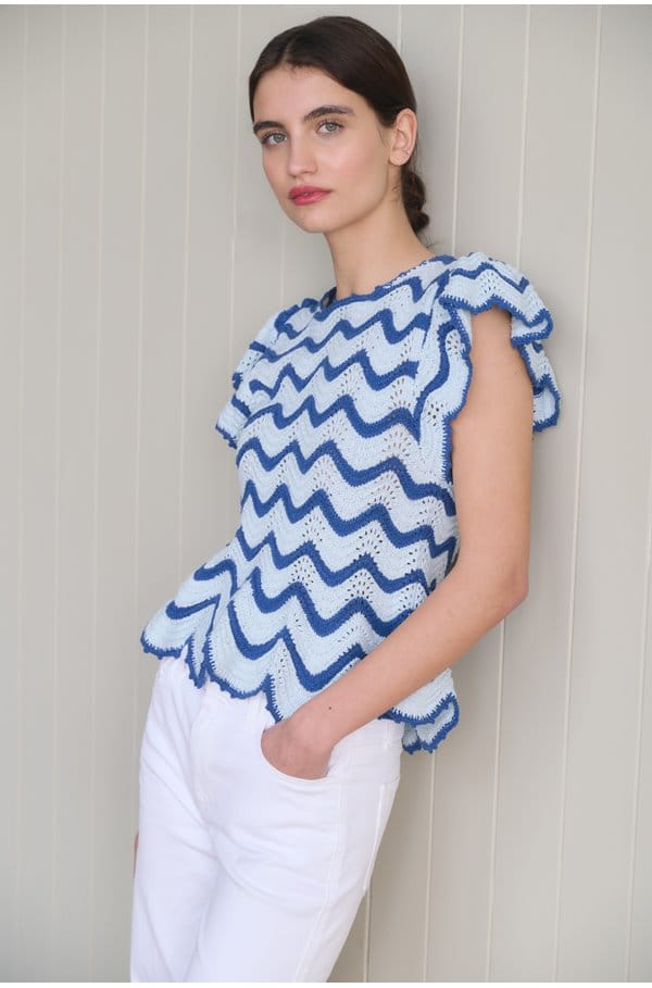 coen top in azure scallop