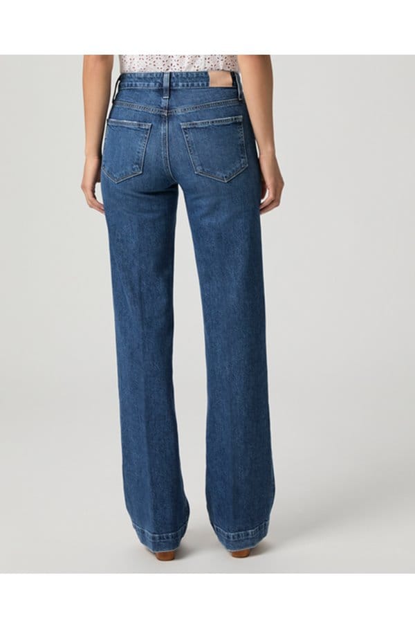 leenah wide jean in soundcheck