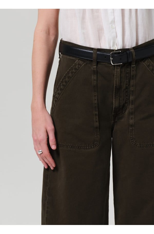 ayla cargo crop in dark olive