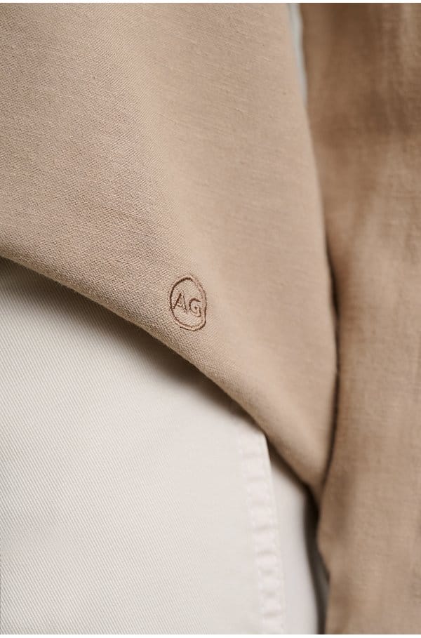 addison shirt in simple taupe