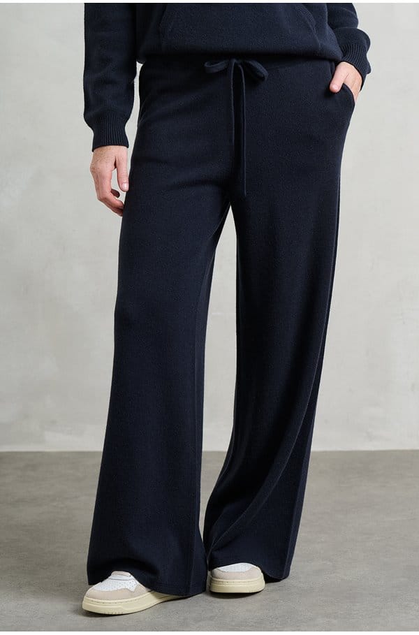 wool wide leg jogger in dark ink