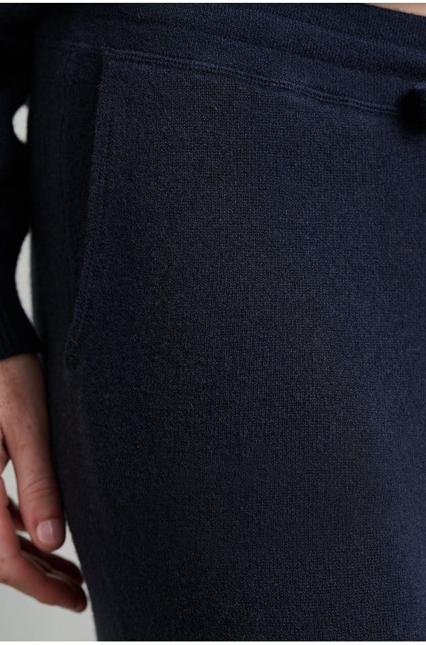 wool wide leg jogger in dark ink