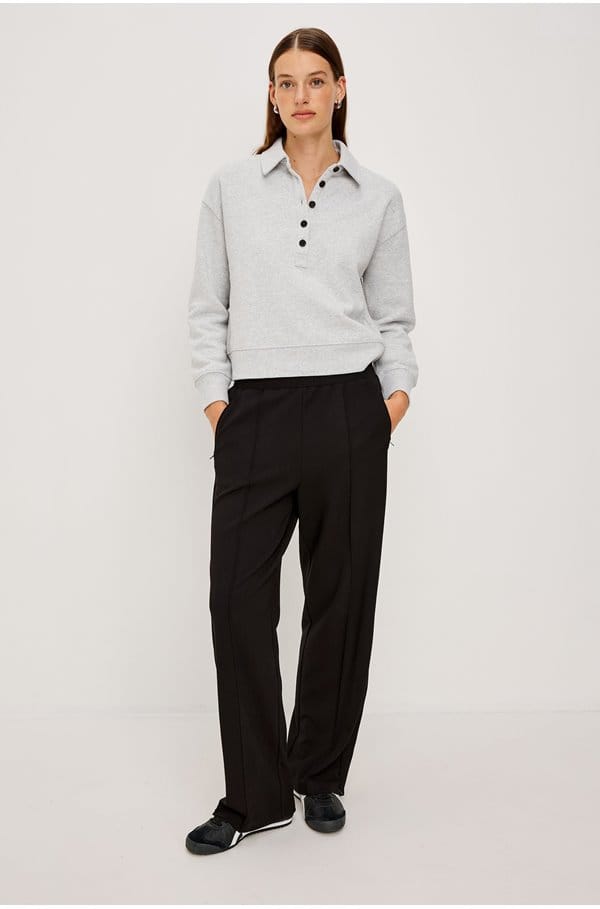 hirsch in black