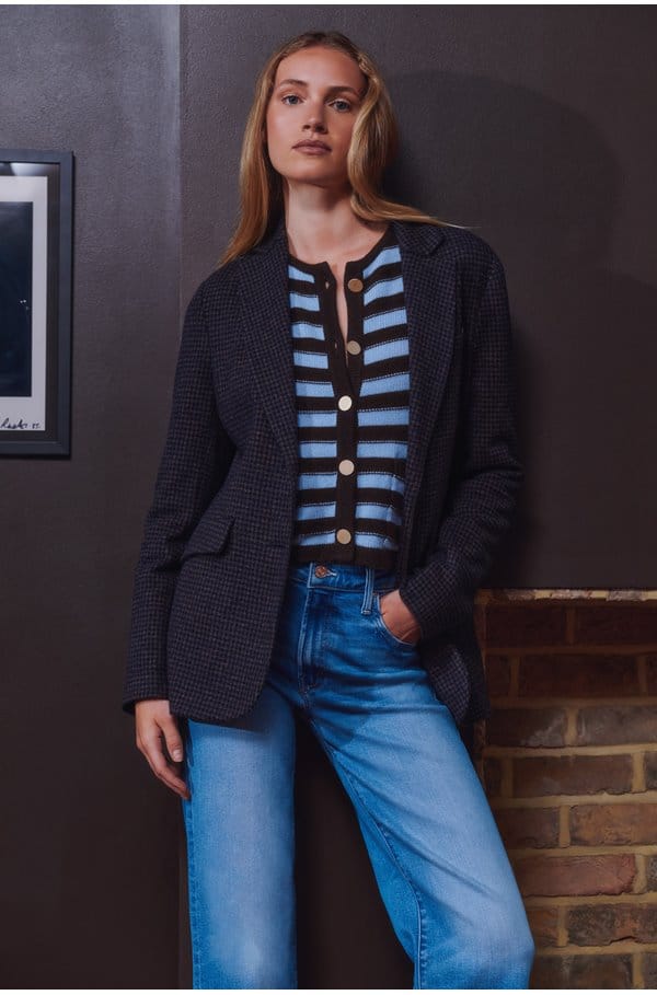 hacking jacket in brown blue