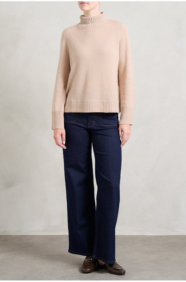 cashmere mock neck sweater in pecan 