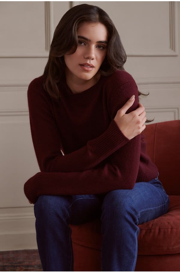 cashmere crew neck sweater in burgundy