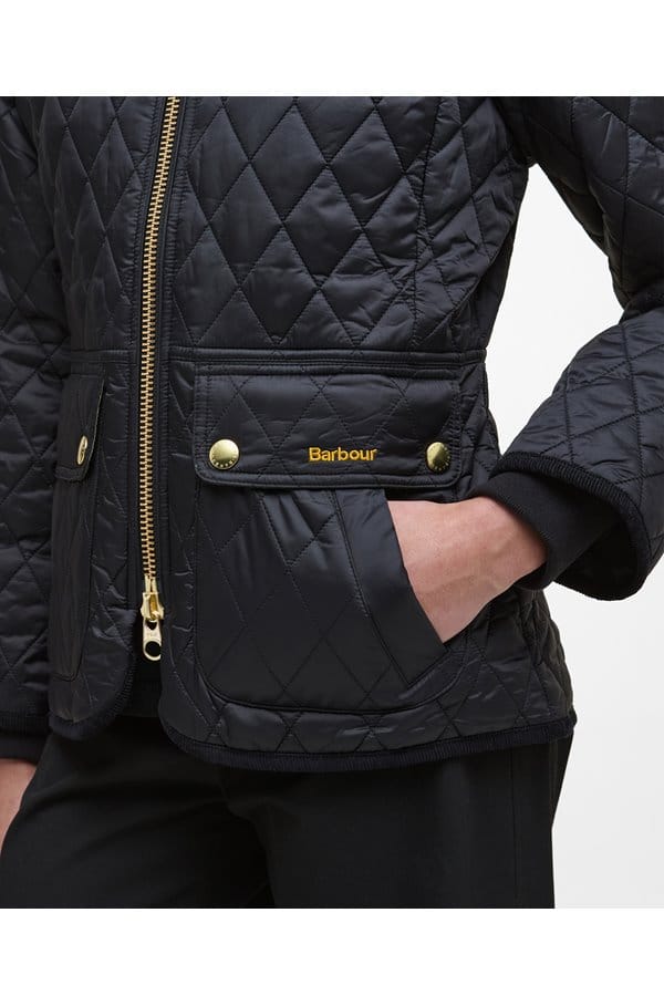 fitted beadnell quilted jacket in black