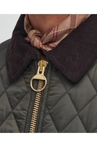 fitted beadnell quilted jacket in sage ancient 