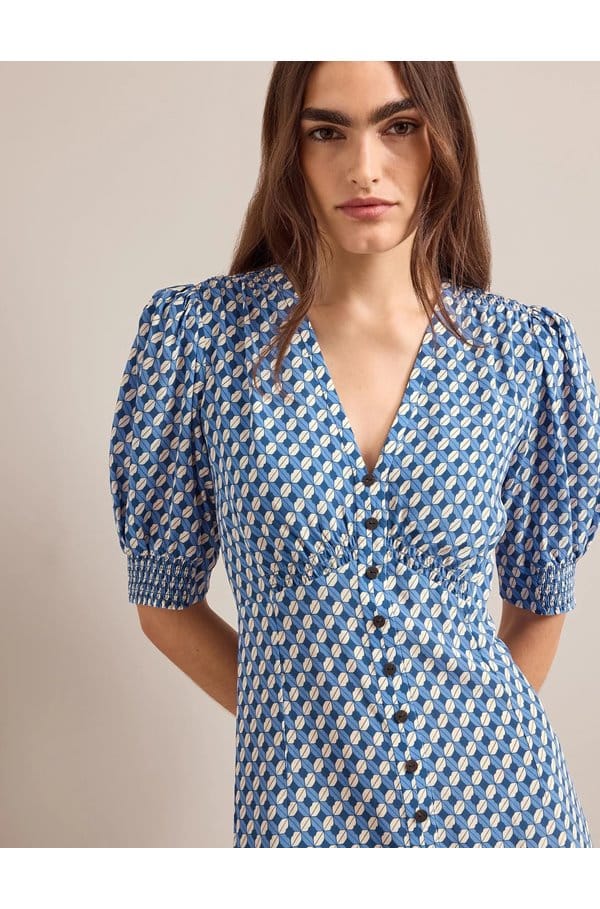 julietta silk dress in blue cream lips