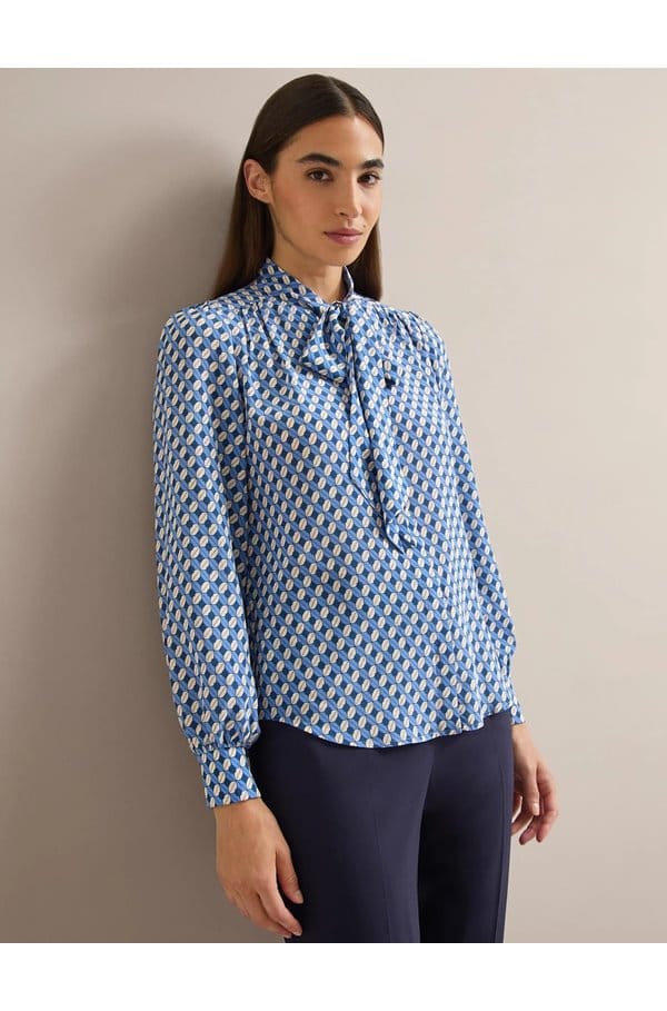 matty blouse in blue cream lips