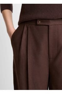 mid rise pleated wide leg trouser in mocha 