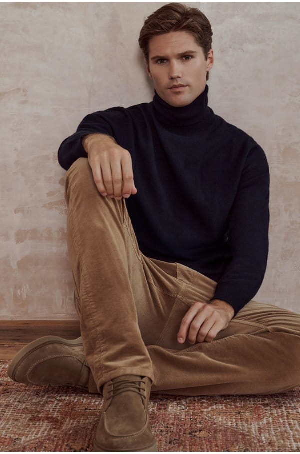 turtleneck sweater in navy