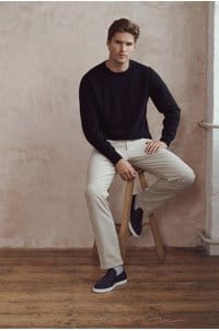 crew neck sweater in navy