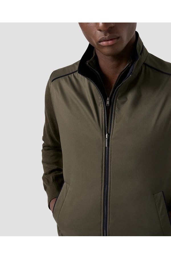 reversible vest in navy blue