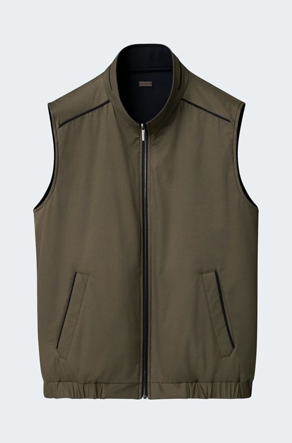 reversible vest in navy blue