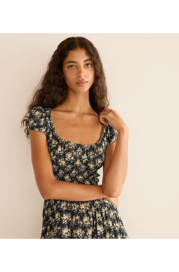 quinley dress in noir rosier floral