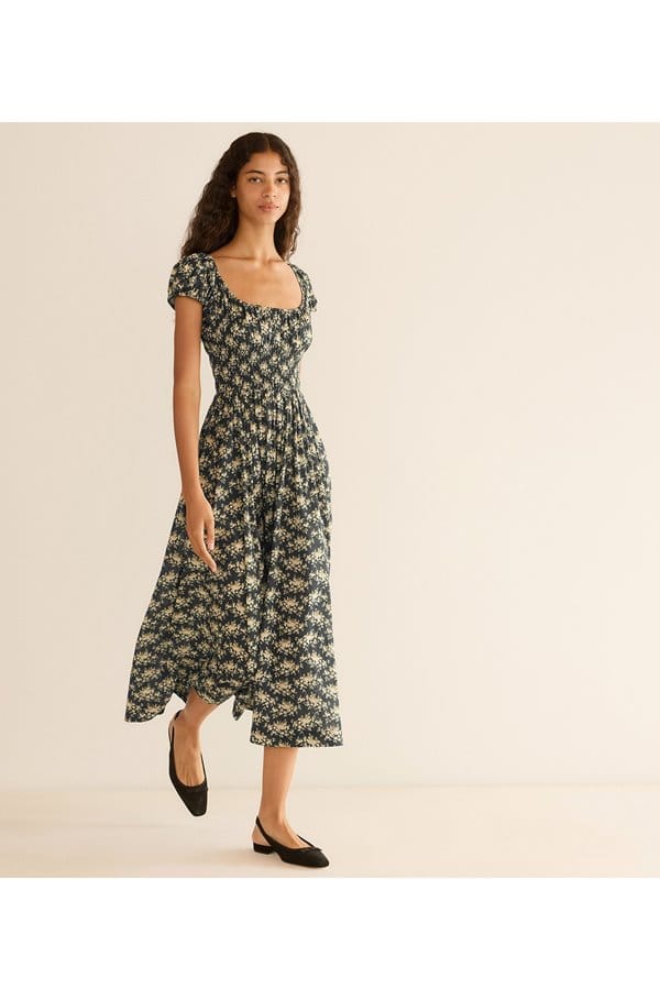 quinley dress in noir rosier floral