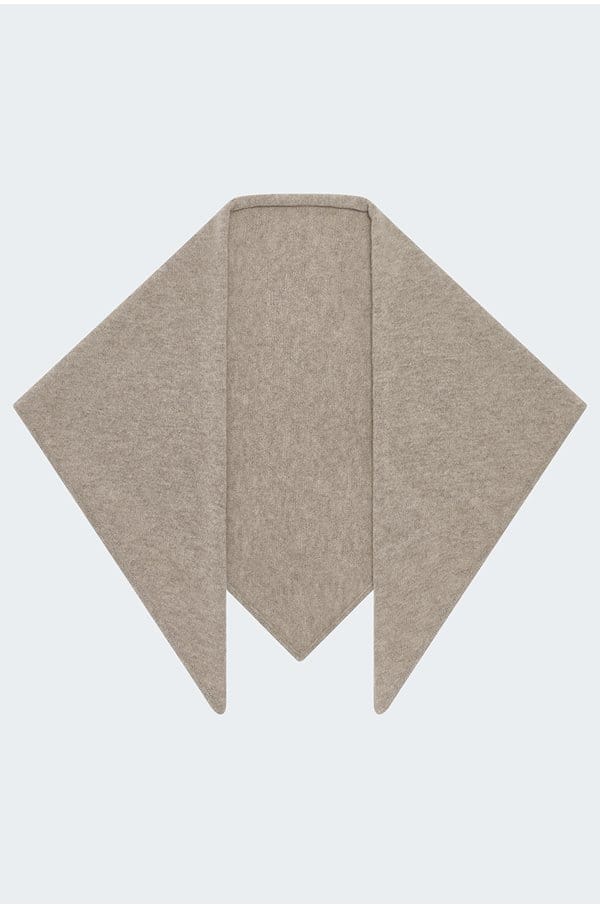 triangle scarf in fresh pepper 