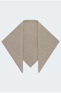 triangle scarf in fresh pepper 