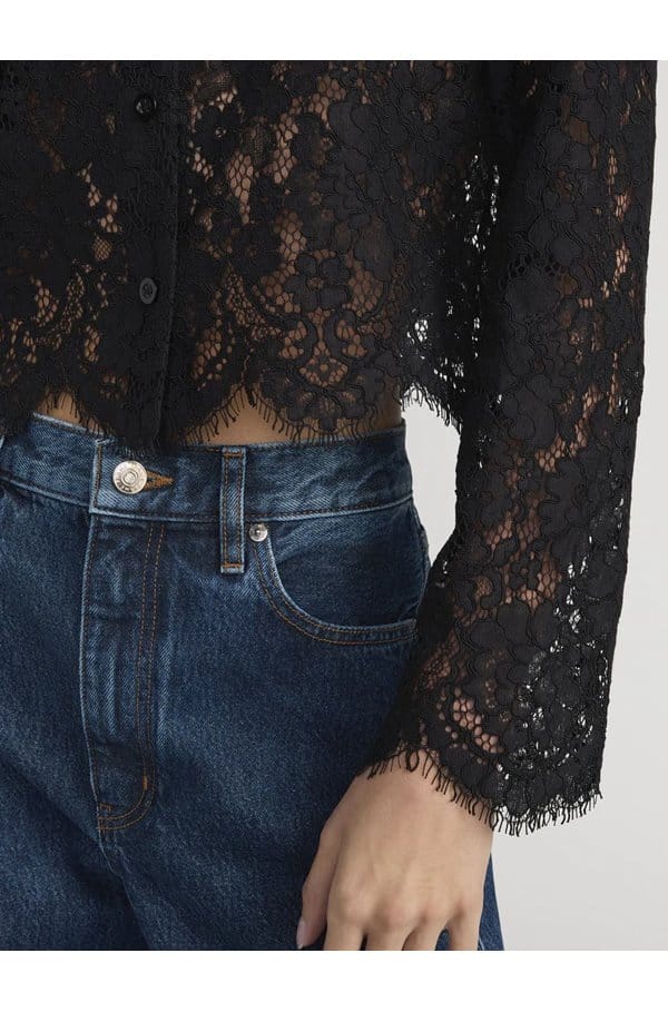 the lace blouse in black