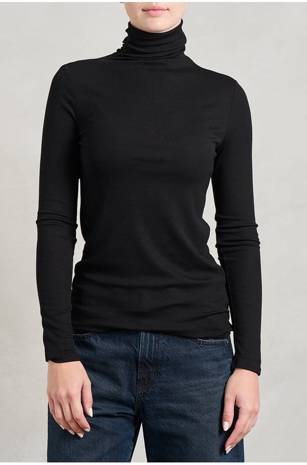 chels turtleneck in super black