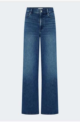 Le Slim Palazzo In Reign 