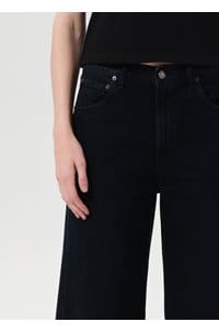 low curve crop in crushed