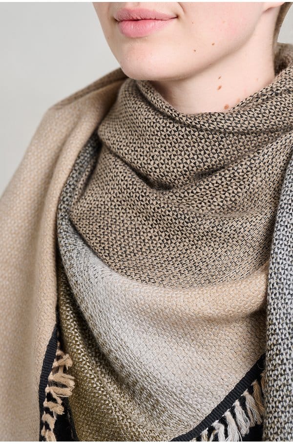 jade scarf in beige khaki