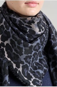 edmond scarf in anthracite