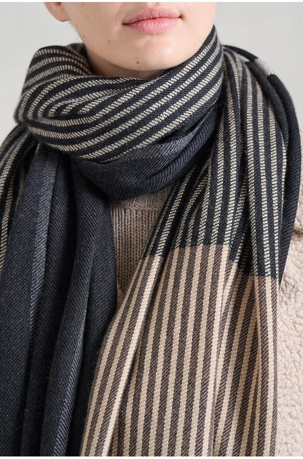 fedora scarf in noir blanc