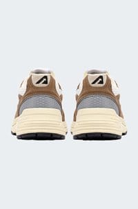 hyperway sneaker in cigar silver mesh suede