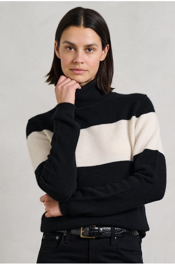 ski roll neck in black cream